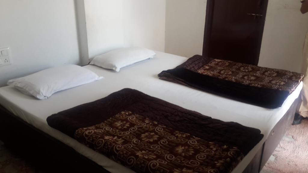 ג'איפור Hotel Golden Deluxe מראה חיצוני תמונה