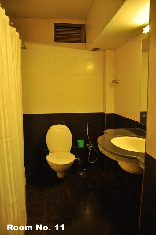 ג'איפור Hotel Golden Deluxe מראה חיצוני תמונה